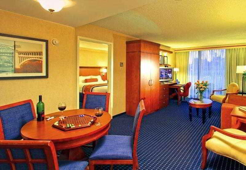 Courtyard By Marriott Canton North Canton Esterno foto